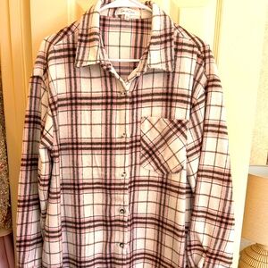 EDEN & OLIVIA Oversize plaid flannel long sleeve pink and brown shirt